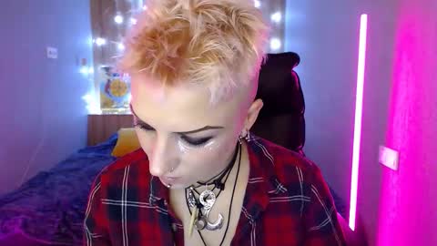 sweet_n_strong online show from December 15, 12:34 pm