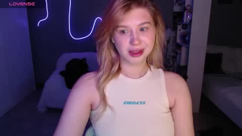 sweet_nicole_333 online show from June 5, 10:20 am