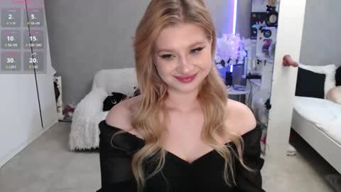 sweet_nicole_333 online show from April 4, 10:33 am