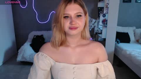 sweet_nicole_333 online show from July 3, 8:08 am