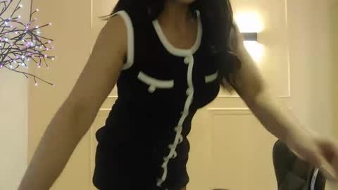 Snapshot of sweet_of_venus chatting on February 3, 9:18 pm My name is Catalina. Please say hello I like to chat with you. If you have requests please use tip online show from February 3, 9:18 pm