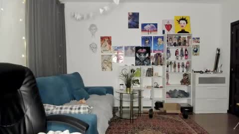 kira online show from December 21, 9:21 pm