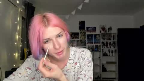 Snapshot of sweet_peach__ chatting on October 12, 9:16 pm kira online show from October 12, 9:16 pm