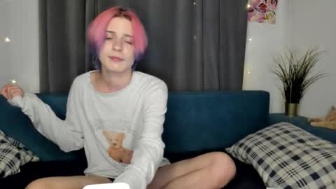 Snapshot of sweet_peach__ chatting on September 15, 11:06 pm kira online show from September 15, 11:06 pm