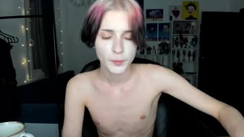 kira online show from November 26, 8:49 pm