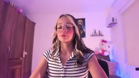 Snapshot of sweet_penny_ chatting on September 21, 11:53 pm Penny  online show from September 21, 11:53 pm
