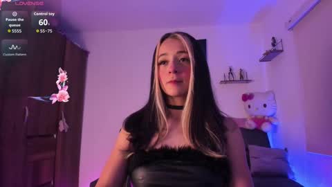 Snapshot of sweet_penny_ chatting on September 18, 12:14 am Penny  online show from September 18, 12:14 am