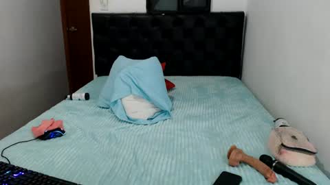 petite sweet online show from July 28, 3:21 pm