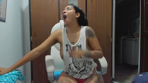 Snapshot of sweet_robyn chatting on December 14, 2:00 am sweet_robyn online show from December 14, 2:00 am