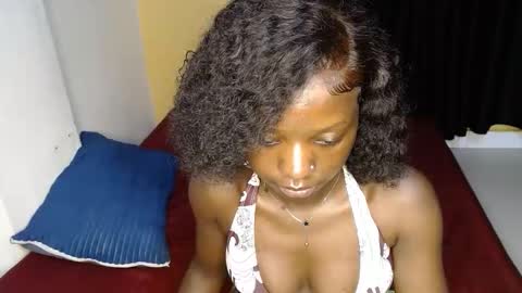 ellanah Tracie online show from October 18, 12:26 am