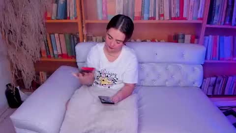 Start 18 year  Noa 19 year online show from July 17, 2:02 am