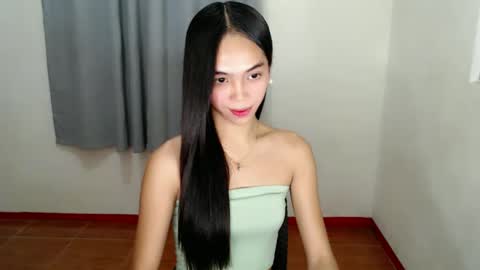 Snapshot of sweet_tyla chatting on February 19, 3:27 pm sweet_tyla online show from February 19, 3:27 pm