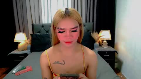 bea takashi  online show from April 27, 1:52 pm