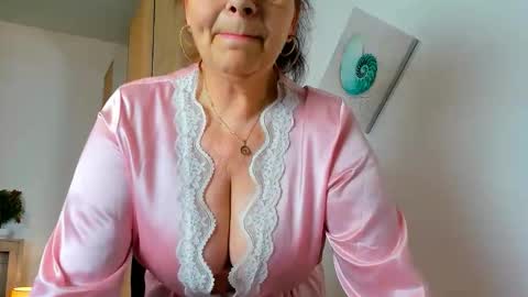 Viorica online show from April 26, 2:09 am