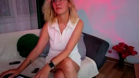 Ania online show from April 25, 9:01 pm