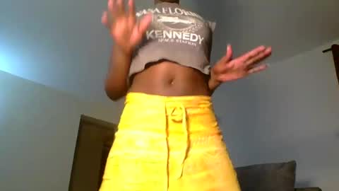 Snapshot of sweetass_02 chatting on February 15, 12:04 am bianca online show from February 15, 12:04 am