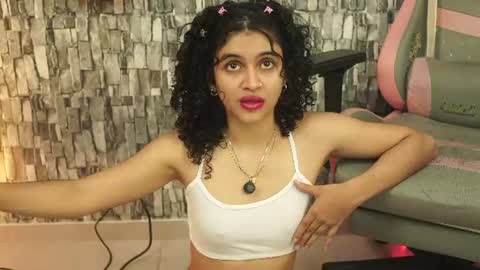 Salom independent model online show from July 30, 9:04 pm
