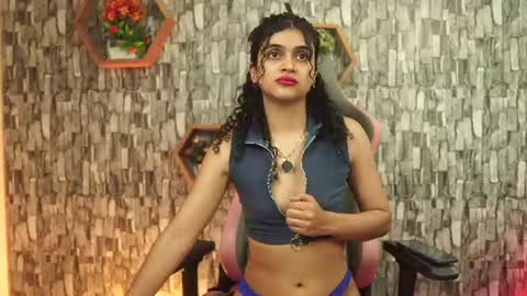 Salom independent model online show from August 4, 8:49 pm