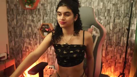 Salom independent model online show from April 29, 8:46 pm