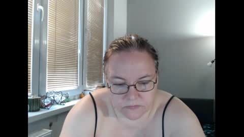 Sweetboobs85h online show from May 2, 10:32 am