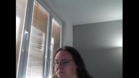 Sweetboobs85h online show from April 29, 8:52 am