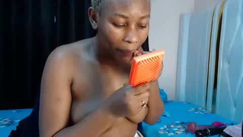 sweetDee online show from June 16, 7:12 am