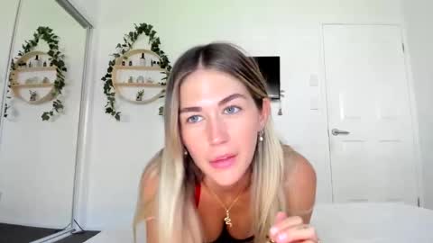 Stacie online show from March 11, 9:29 pm