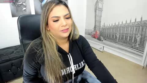 Snapshot of sweetfabianaxl chatting on February 12, 6:51 pm Fabiana online show from February 12, 6:51 pm