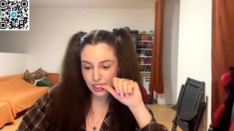 Joanna online show from June 4, 7:09 pm