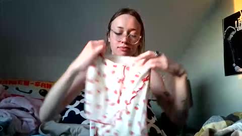 sweetgirlls online show from May 2, 1:22 am