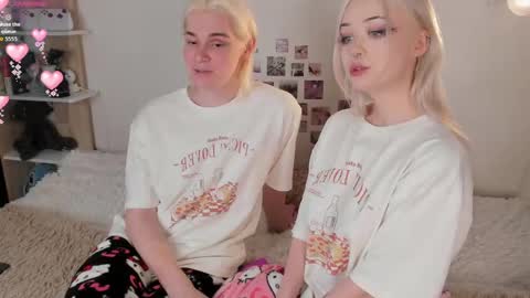 sweethearts_friends online show from May 6, 12:16 am
