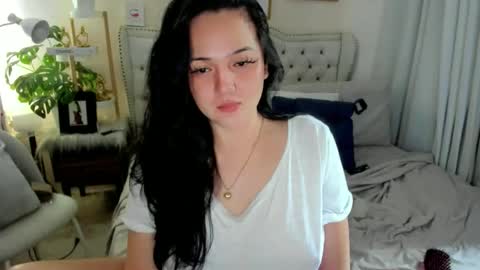 Layla online show from October 22, 2:04 am