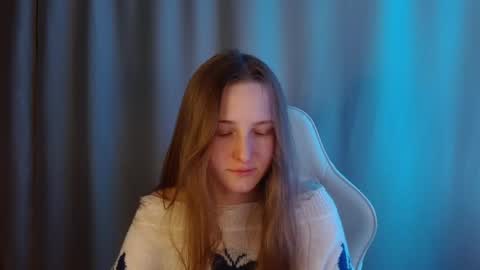 Annie online show from May 28, 8:18 pm