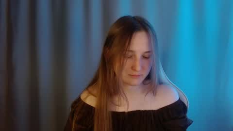 Annie online show from May 29, 8:40 pm