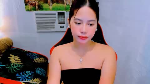 Snapshot of sweetienicole chatting on October 1, 2:32 am Nicole online show from October 1, 2:32 am