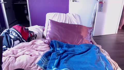 sweetkiitty3 online show from June 29, 1:33 pm