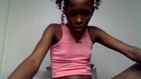 Snapshot of sweetkola1 chatting on October 18, 1:15 pm sweetkola online show from October 18, 1:15 pm