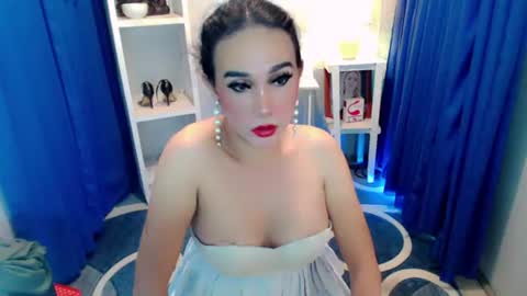 dessiree online show from June 23, 8:11 am