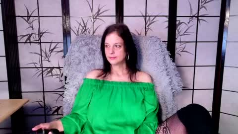 JenJenny online show from May 9, 6:30 am