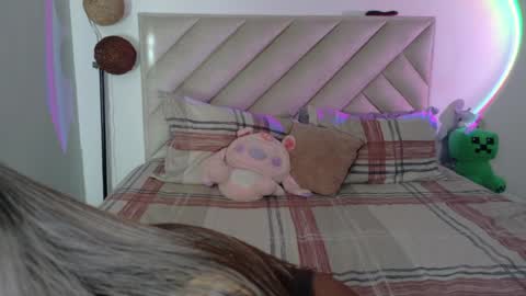 sweetlove 243 online show from June 20, 12:00 pm