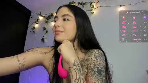 sweetmili133 online show from June 17, 1:27 pm