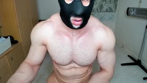 Snapshot of sweetmuscles_boy chatting on February 26, 8:50 am Lorenzo online show from February 26, 8:50 am