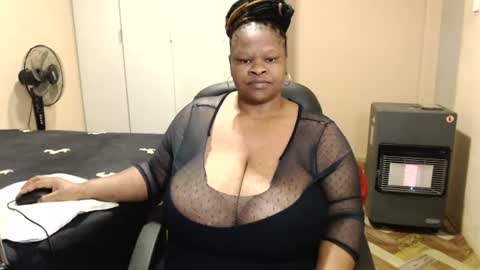 sweetnoziexxx online show from June 18, 5:35 am