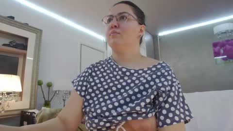 SweetRaisa online show from April 29, 11:31 pm