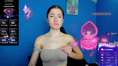 Snapshot of sweets_alma chatting on February 22, 10:18 am sweets_alma online show from February 22, 10:18 am