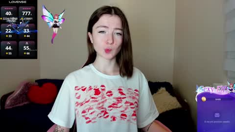 Snapshot of sweets_alma chatting on January 6, 6:14 am sweets_alma online show from January 6, 6:14 am