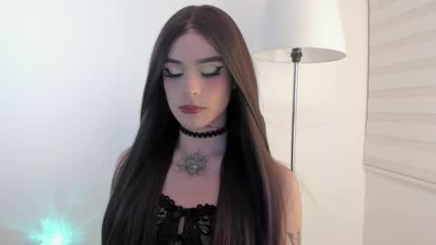  Alice Woolridge  online show from December 6, 1:57 am