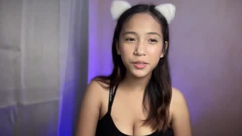 Mia online show from November 23, 4:27 pm