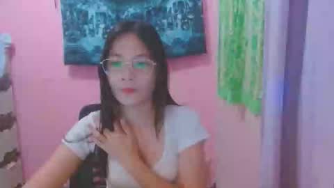 Mia online show from June 6, 5:02 am