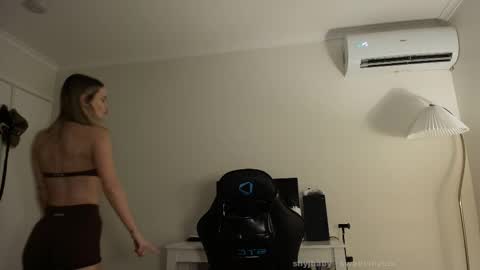 Shyla Jay online show from March 14, 4:27 am